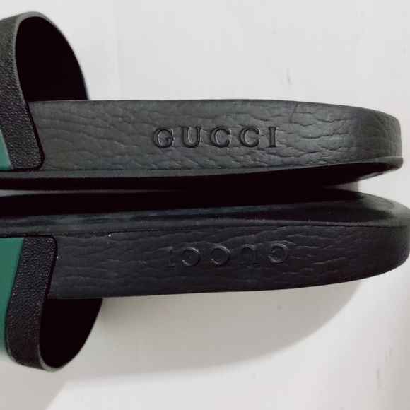 Gucci Men's Classic Slides – Size 9 – Authentic Luxury Comfort - Picture 8 of 15